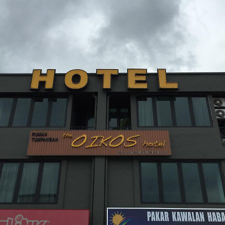 The Oikos Hotel Pontian Kecil Exteriör bild