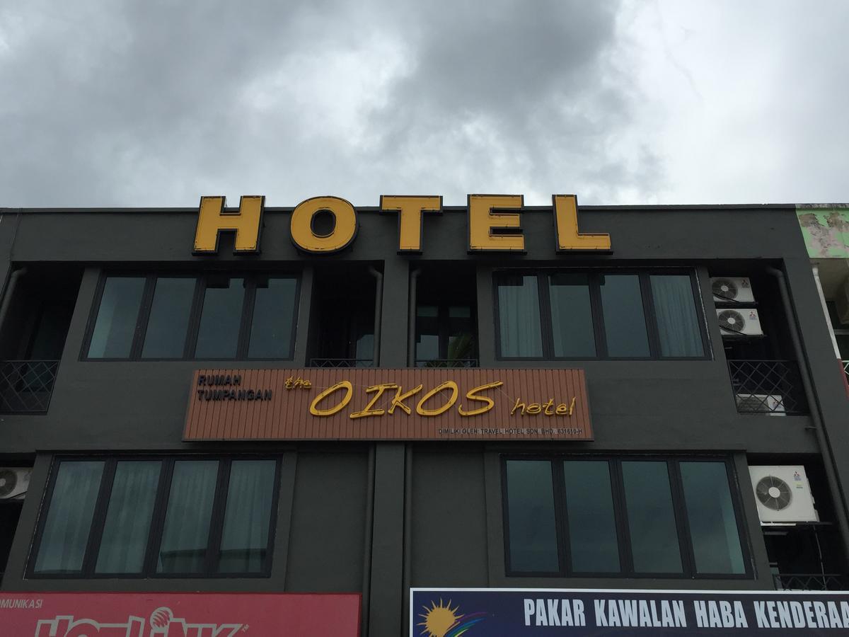 The Oikos Hotel Pontian Kecil Exteriör bild