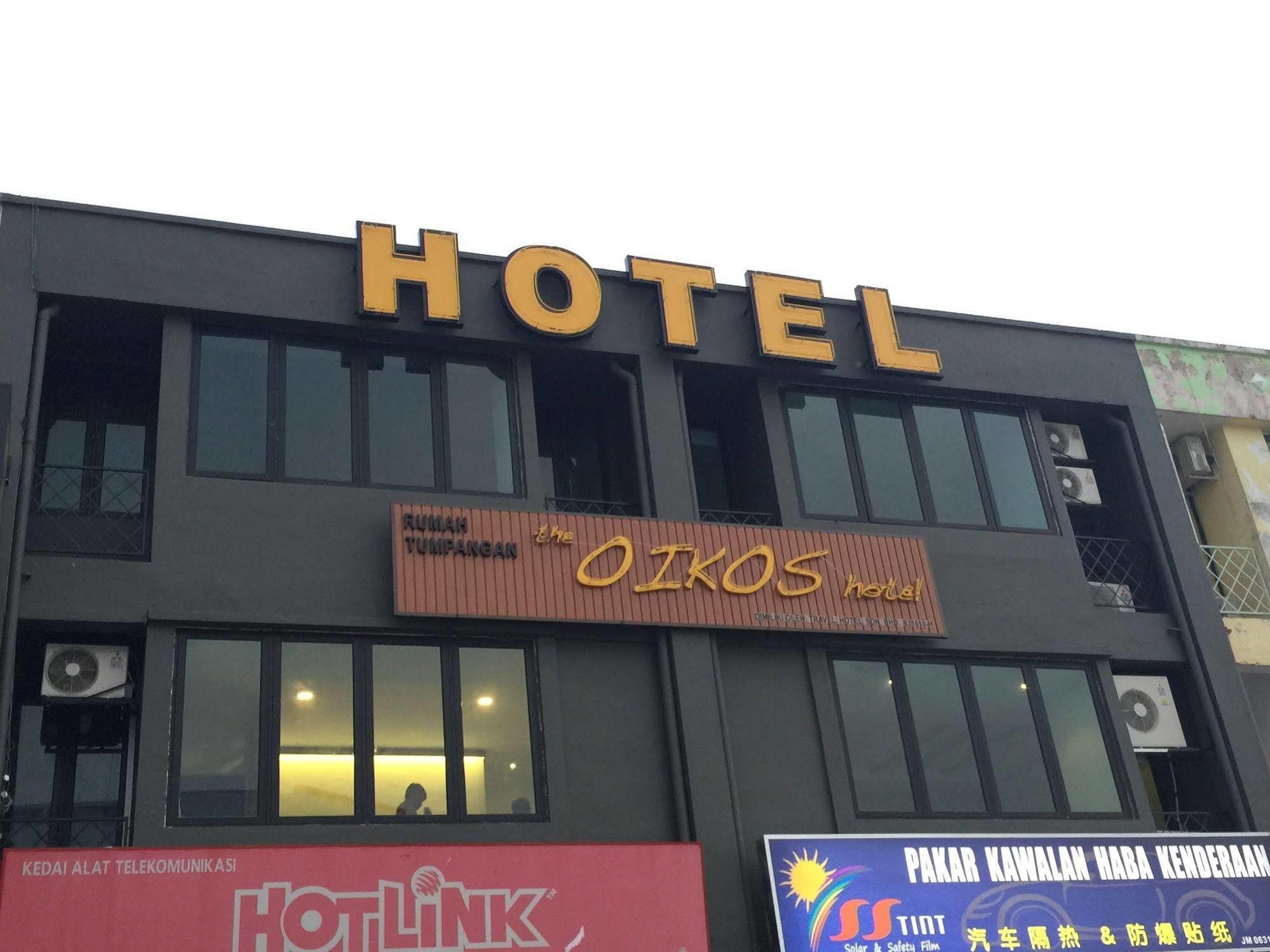The Oikos Hotel Pontian Kecil Exteriör bild